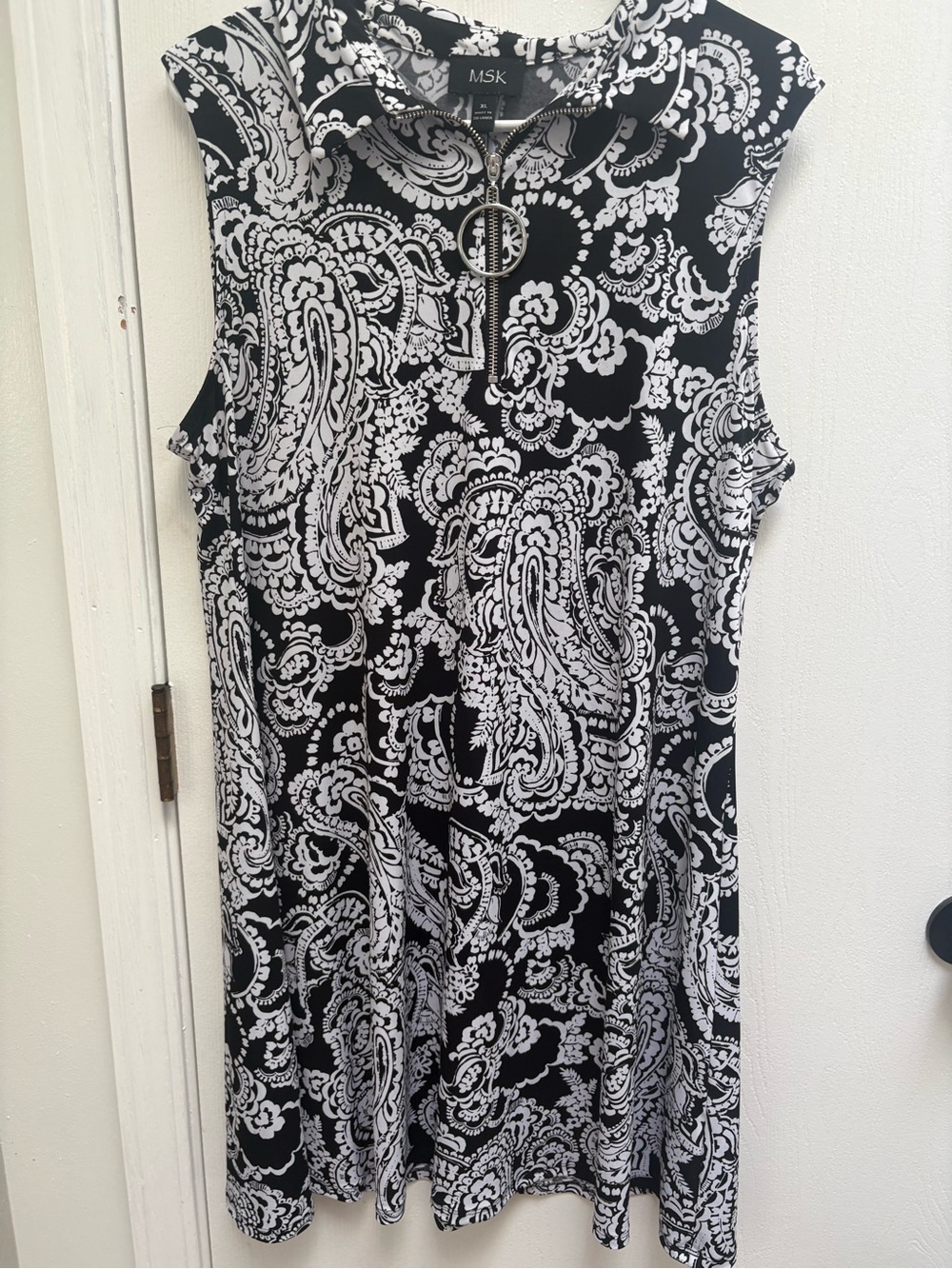MSK Black & White Paisley Zip-Front Sleeveless Midi Dress